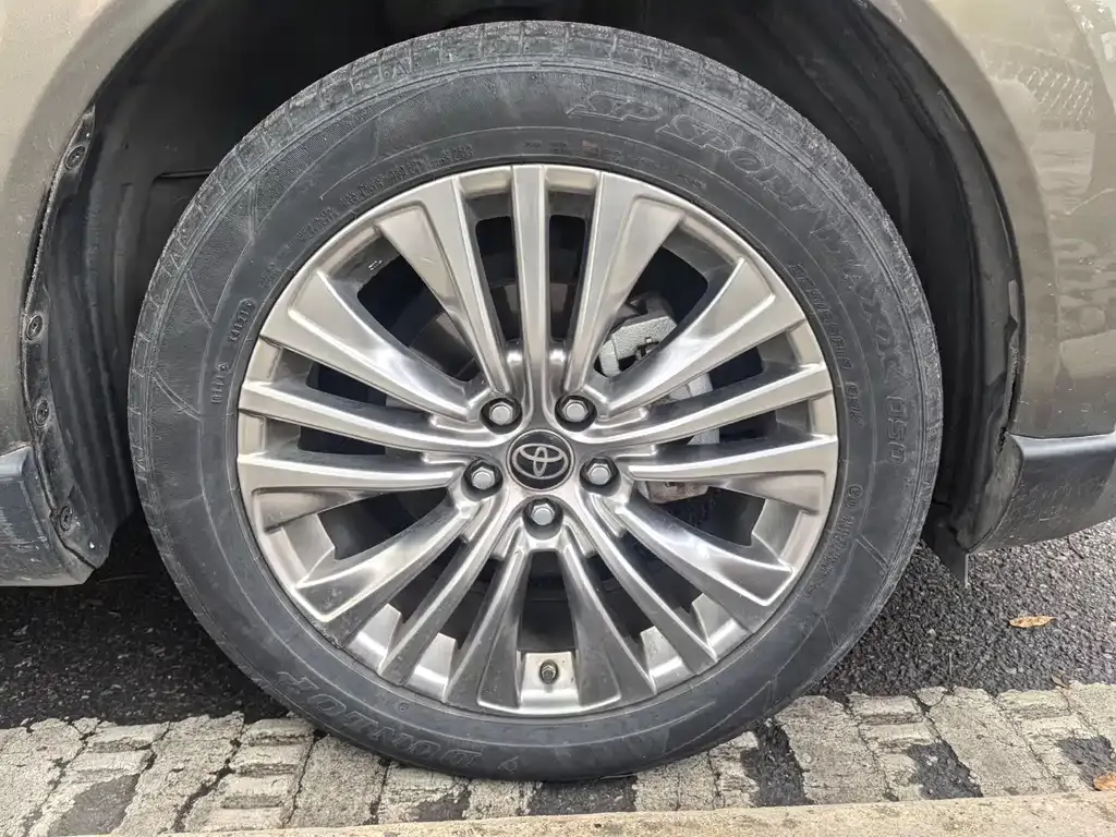 Toyota Harrier — фото 8