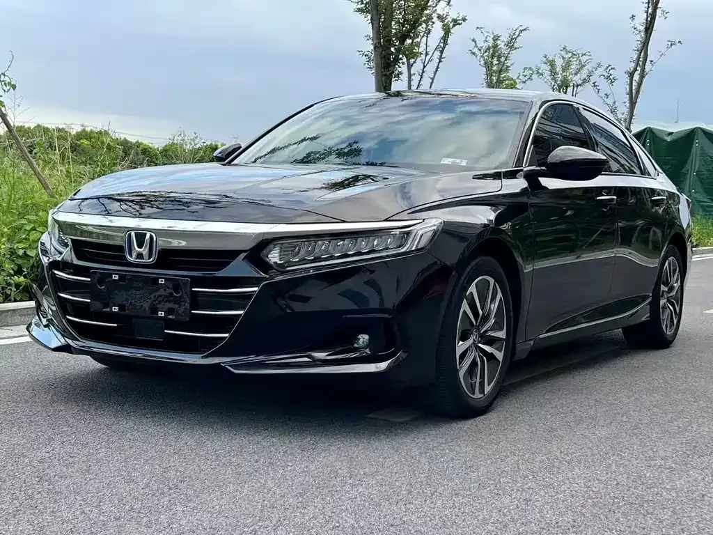 Honda Accord — фото 1