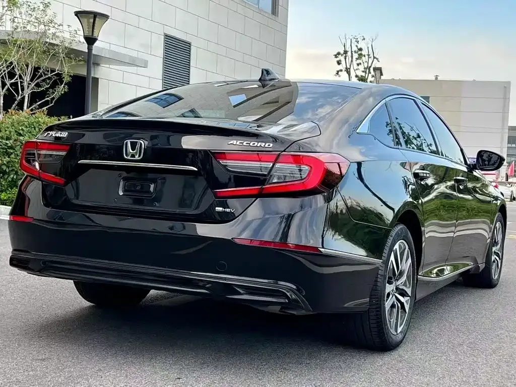Honda Accord — фото 5