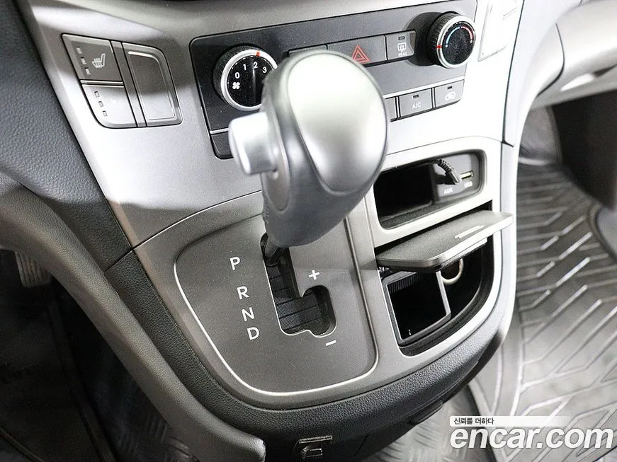 Hyundai Starex — фото 10