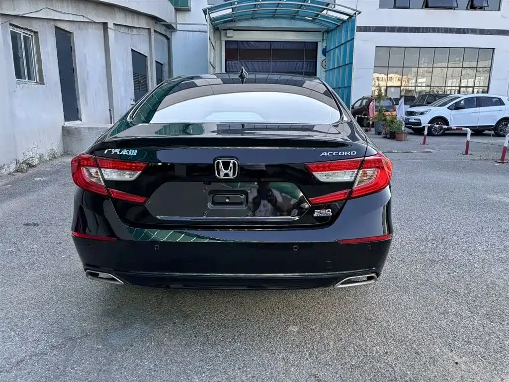 Honda Accord — фото 6