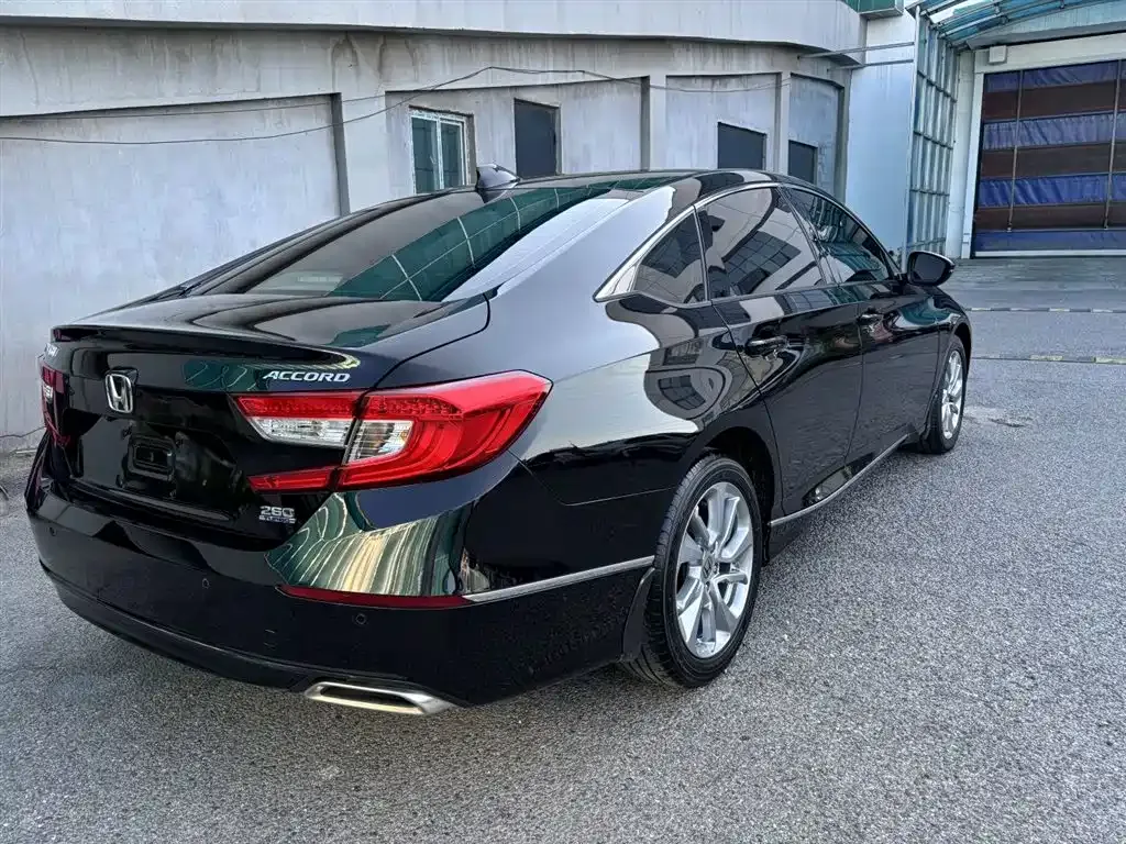 Honda Accord — фото 7