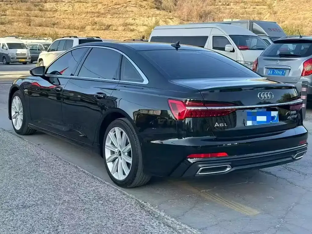 Audi A6L — фото 7