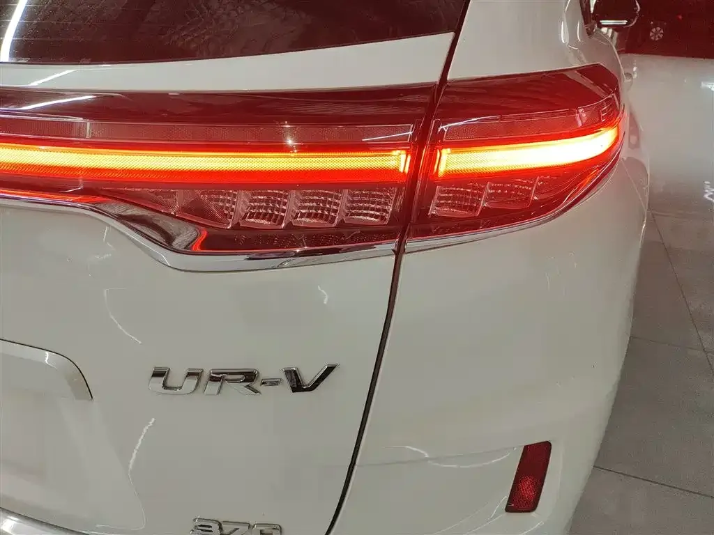 Honda UR-V — фото 8