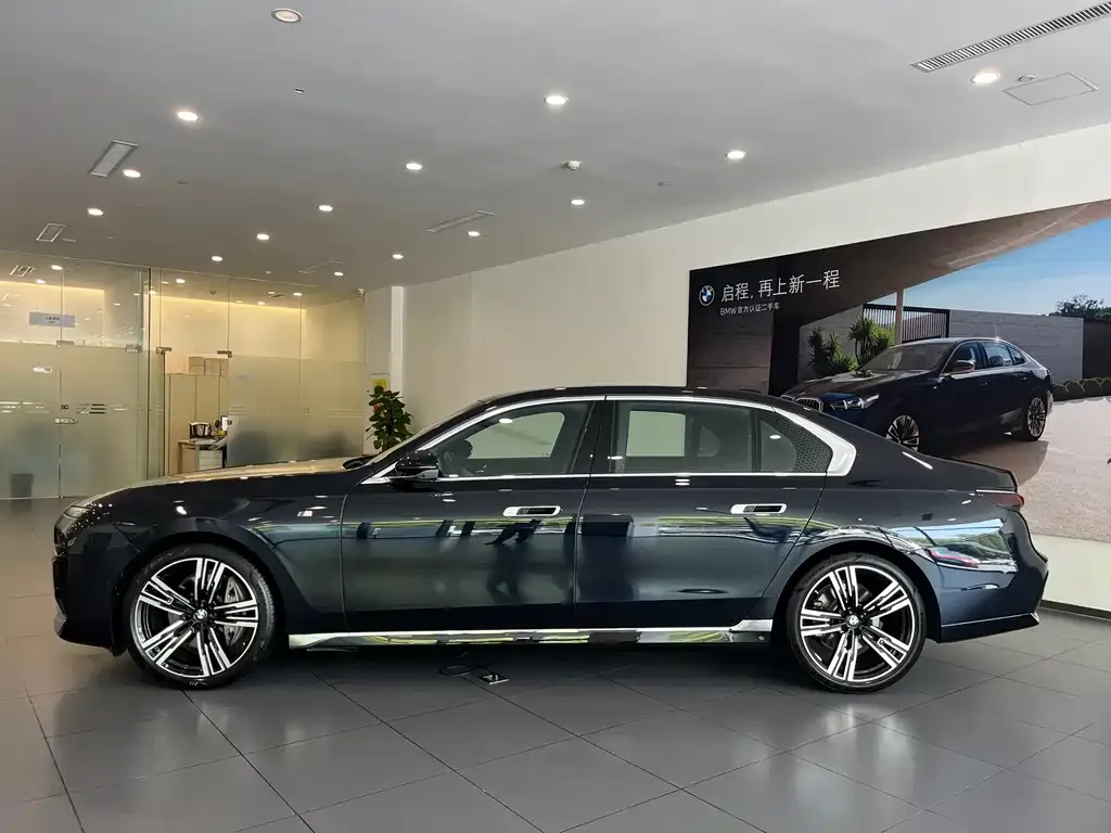 BMW 7 Series 2024 из CN, фото 4