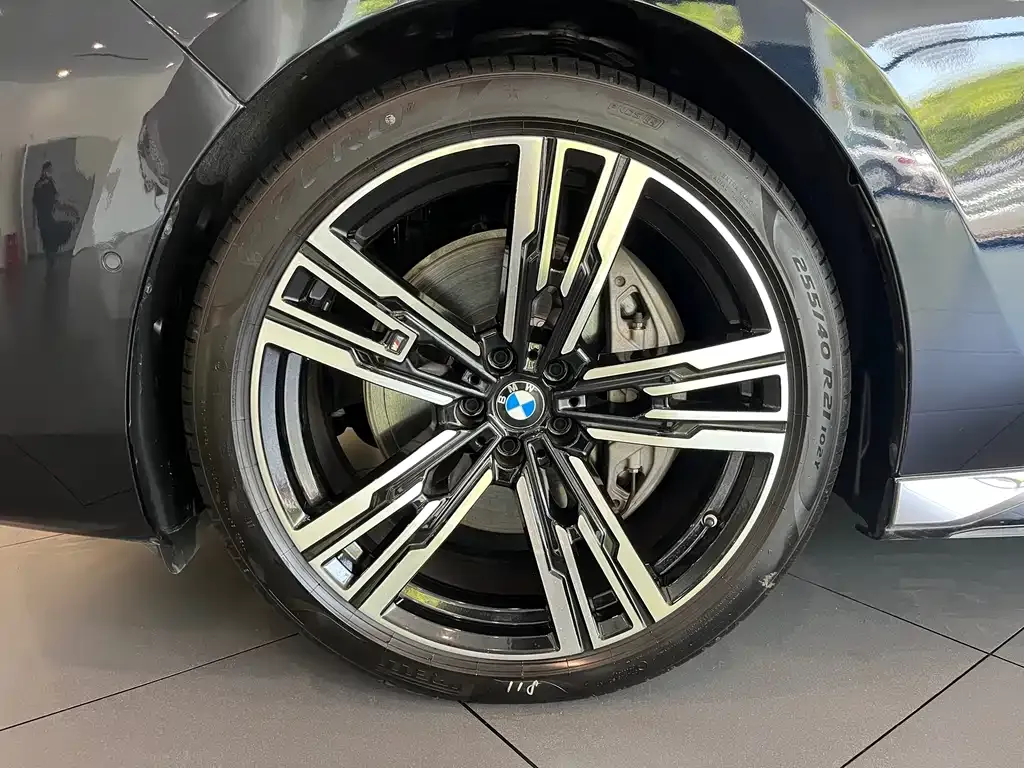 BMW 7 Series 2024 из CN, фото 8