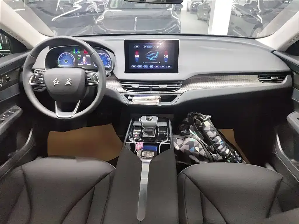 Hongqi E-QM5 — фото 10