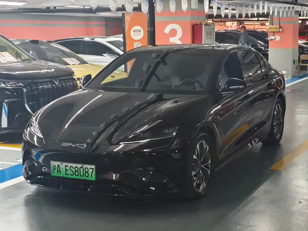 BYD Seal — фото 1