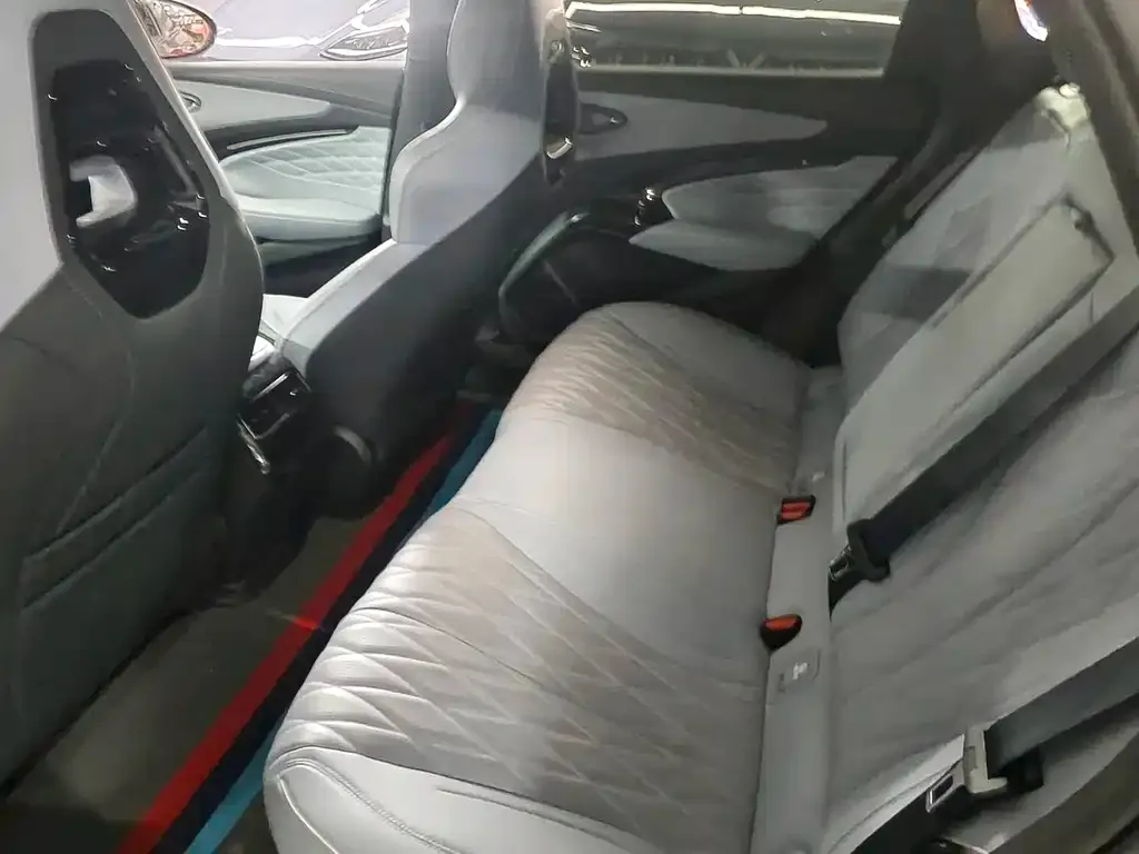 BYD Seal — фото 6