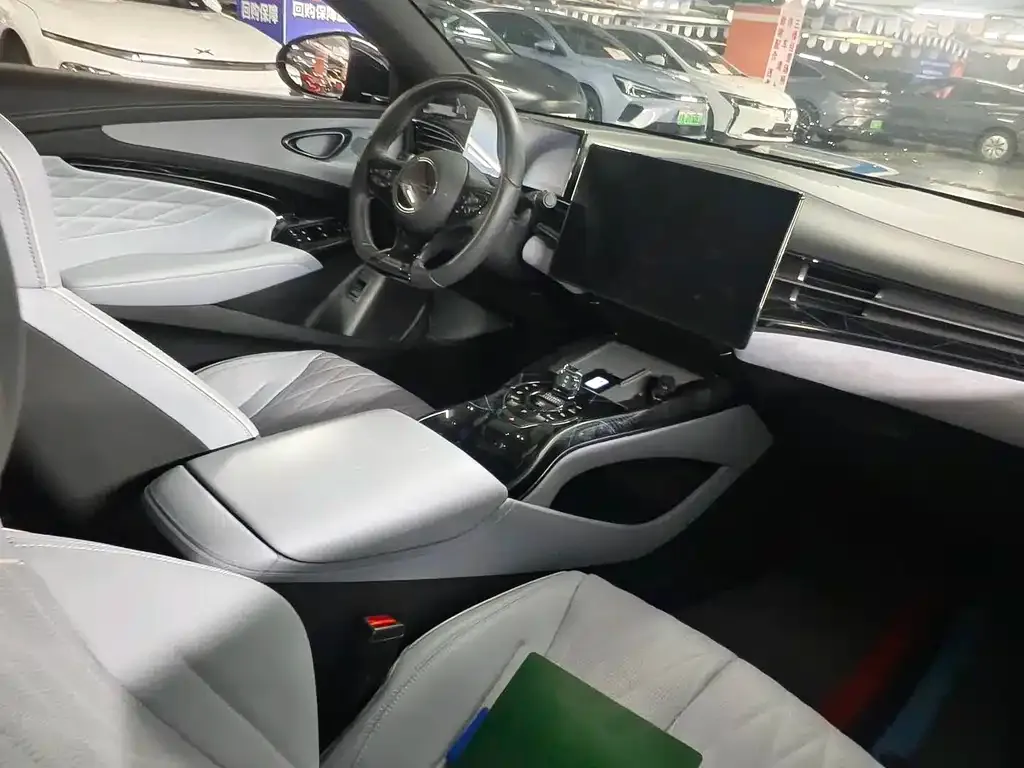 BYD Seal — фото 8
