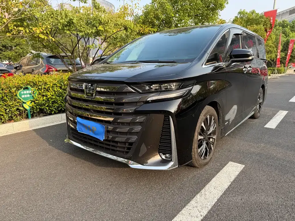 Toyota Vellfire 2025 из CN, фото 1