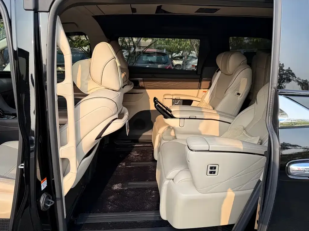 Toyota Vellfire 2025 из CN, фото 5