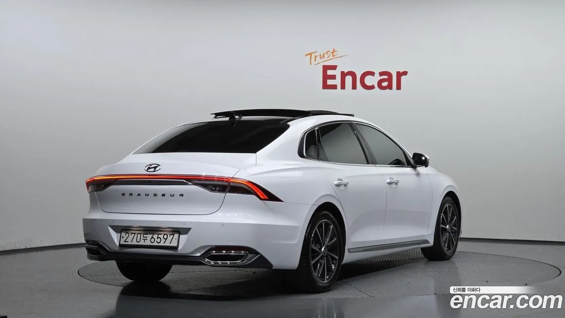 Hyundai Grandeur 2023 из KR, фото 2