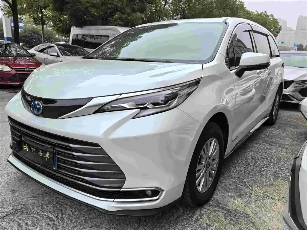 Toyota Sienna 2022 из CN, фото 1