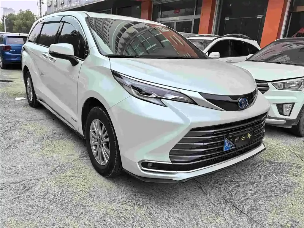 Toyota Sienna 2022 из CN, фото 3
