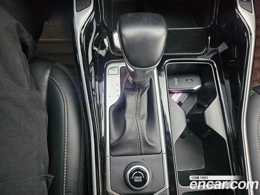 Kia Sorento — фото 9