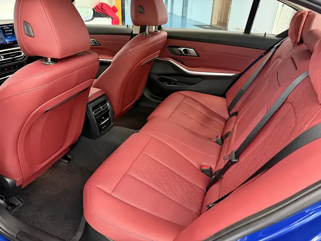 BMW 3 Series 2023 из CN, фото 10