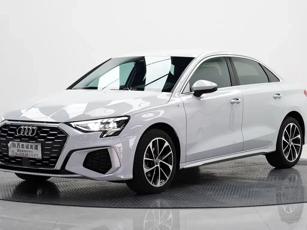 Audi A3 — фото 1