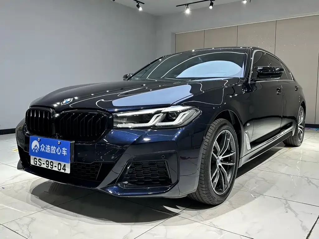 BMW 5 Series — фото 1
