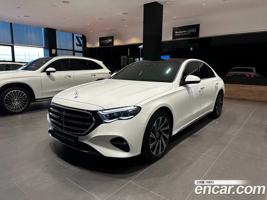 Mercedes-Benz E-Class — фото 1