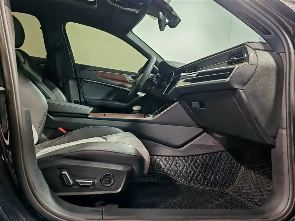 Audi A6L 2023 из CN, фото 7