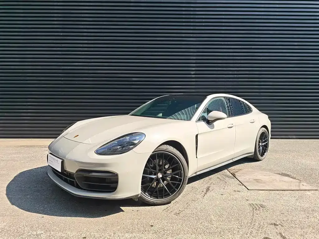 Porsche Panamera — фото 1