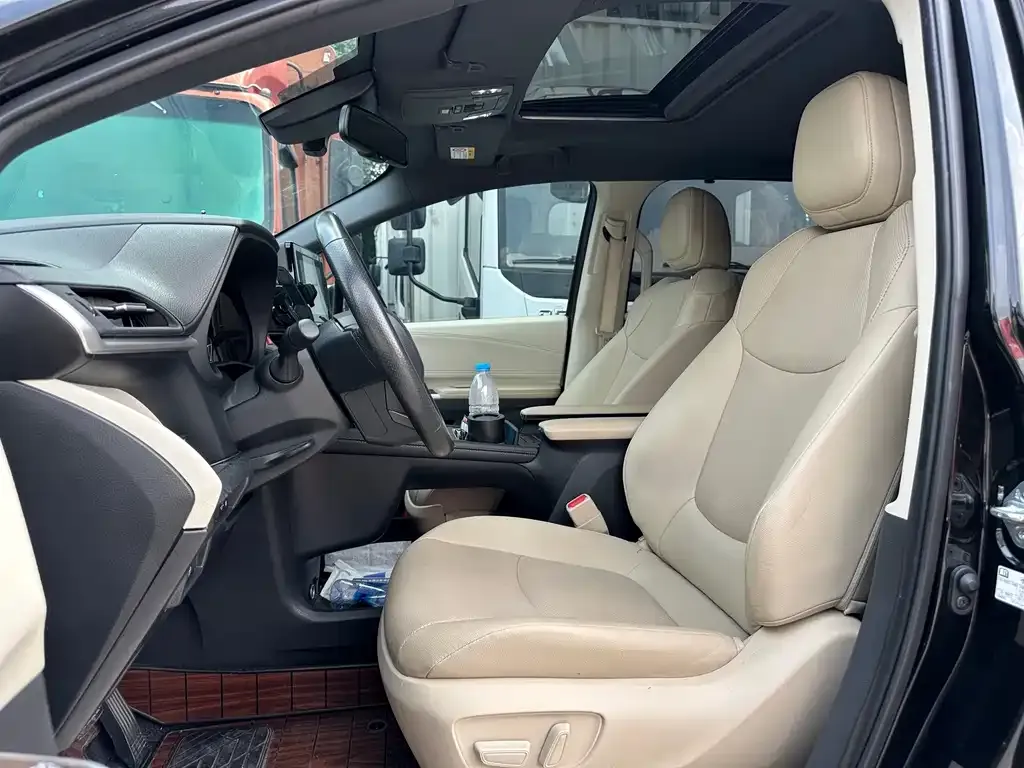 Toyota Sienna 2022 из CN, фото 9