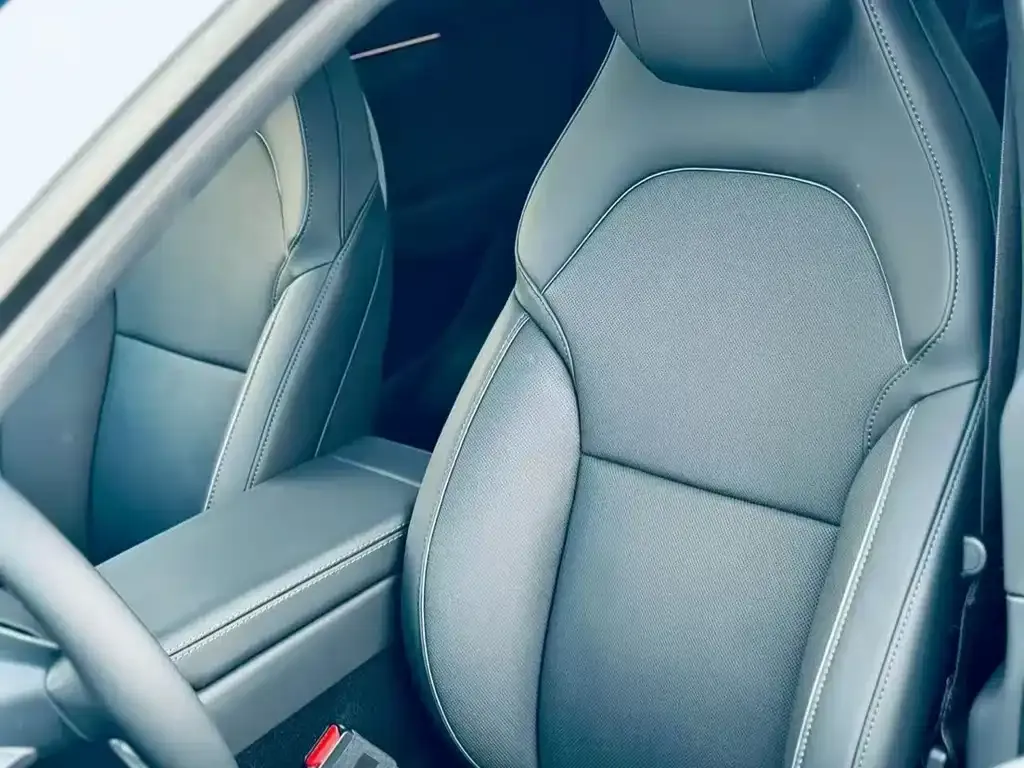 Tesla Model Y L 2025 из CN, фото 3