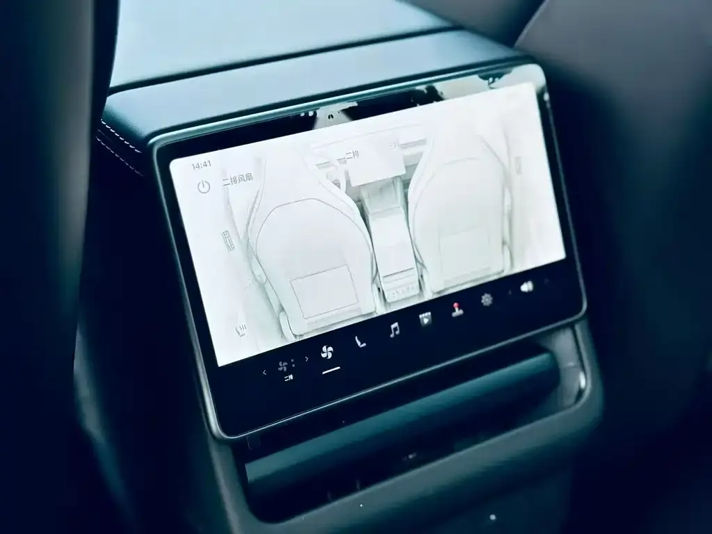 Tesla Model Y L 2025 из CN, фото 5