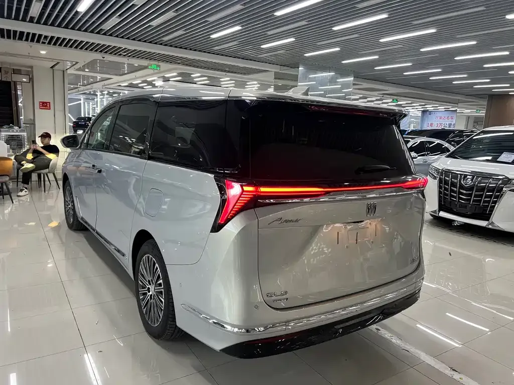 Buick GL8 Hybrid — фото 9