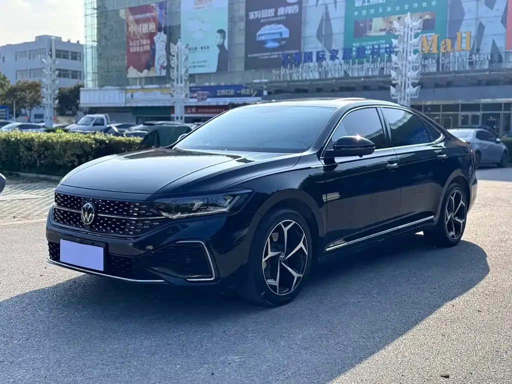 Volkswagen Passat — фото 1
