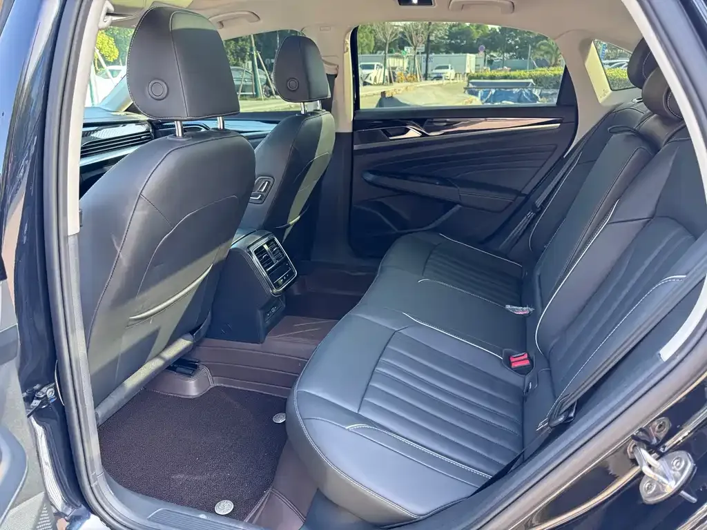Volkswagen Passat — фото 5