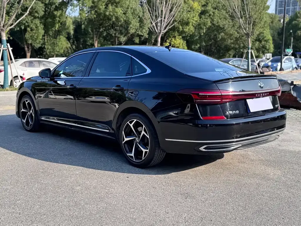 Volkswagen Passat — фото 9
