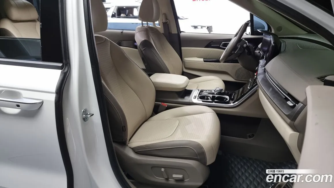 Kia Carnival — фото 10