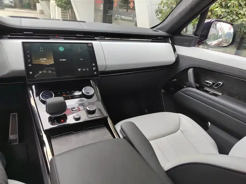 Land Rover Sport PHEV 2024 из CN, фото 10