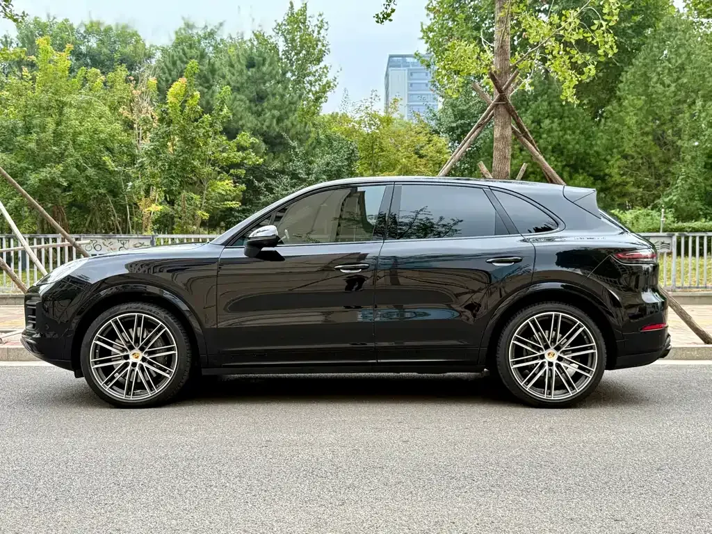 Porsche Cayenne — фото 10