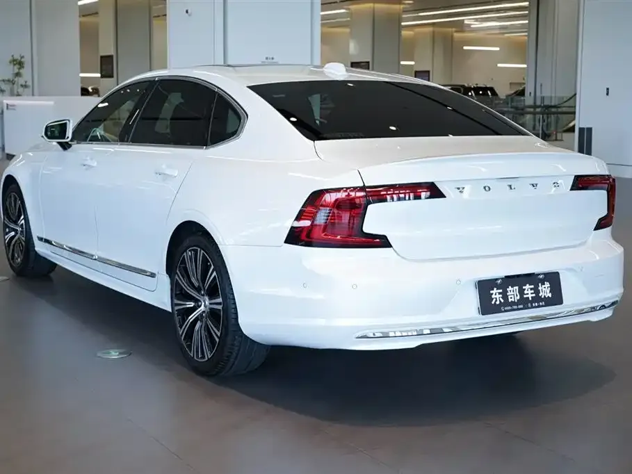 Volvo S90 — фото 10