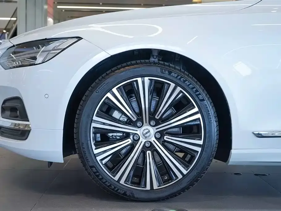 Volvo S90 — фото 7