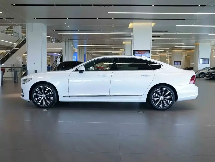 Volvo S90 — фото 9