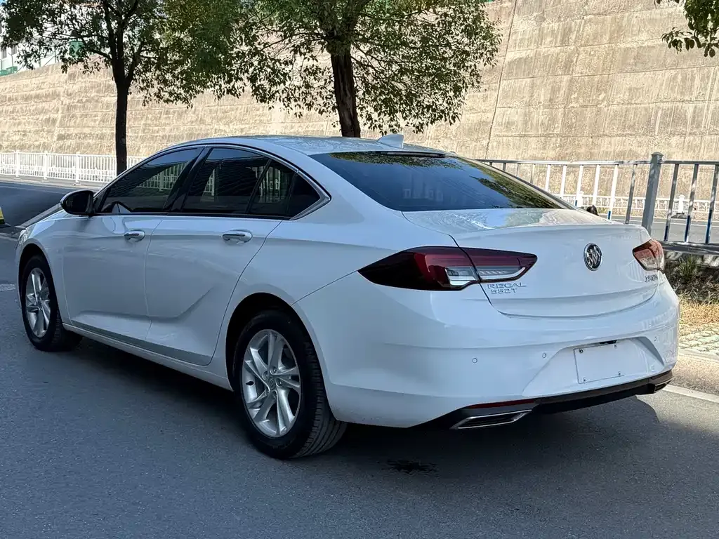 Buick Regal — фото 9