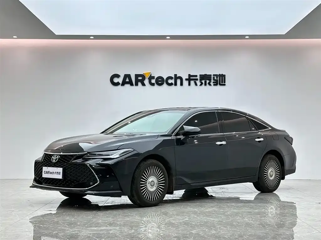 Toyota Avalon — фото 1