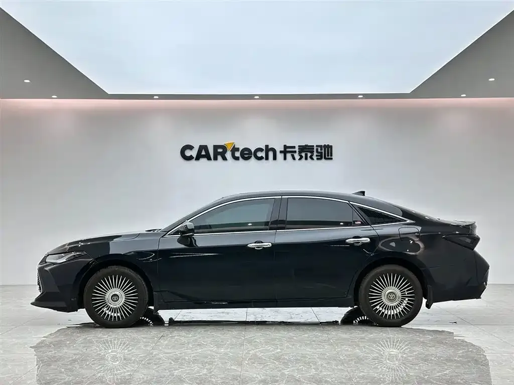 Toyota Avalon — фото 2