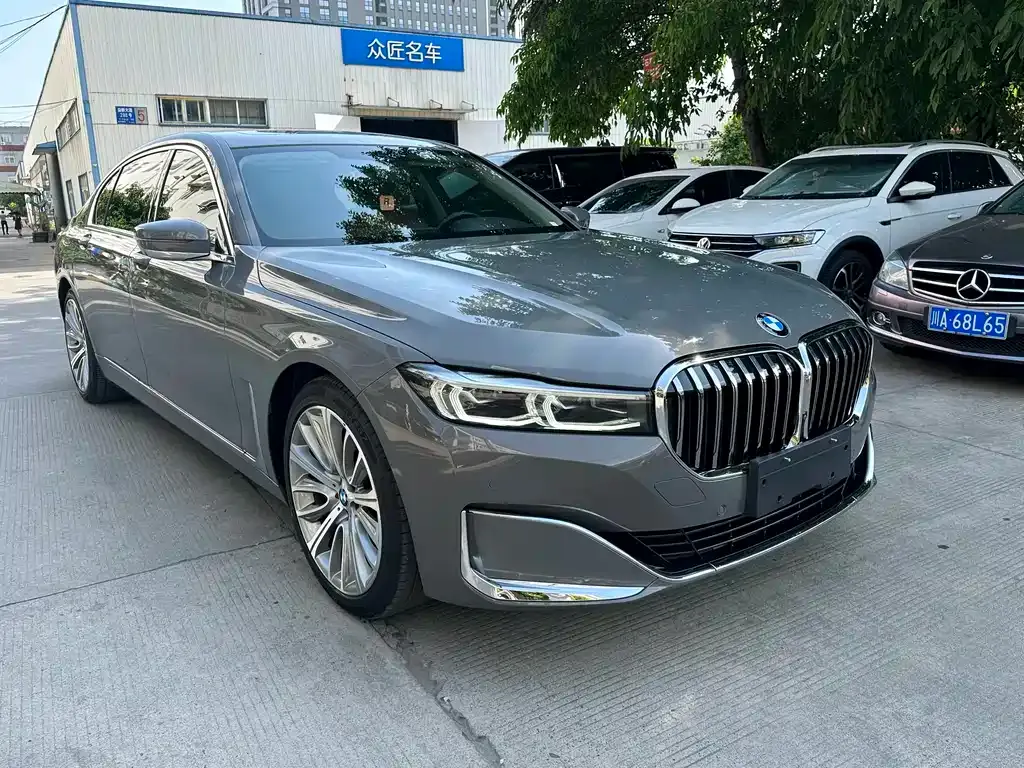 BMW 7 Series — фото 9