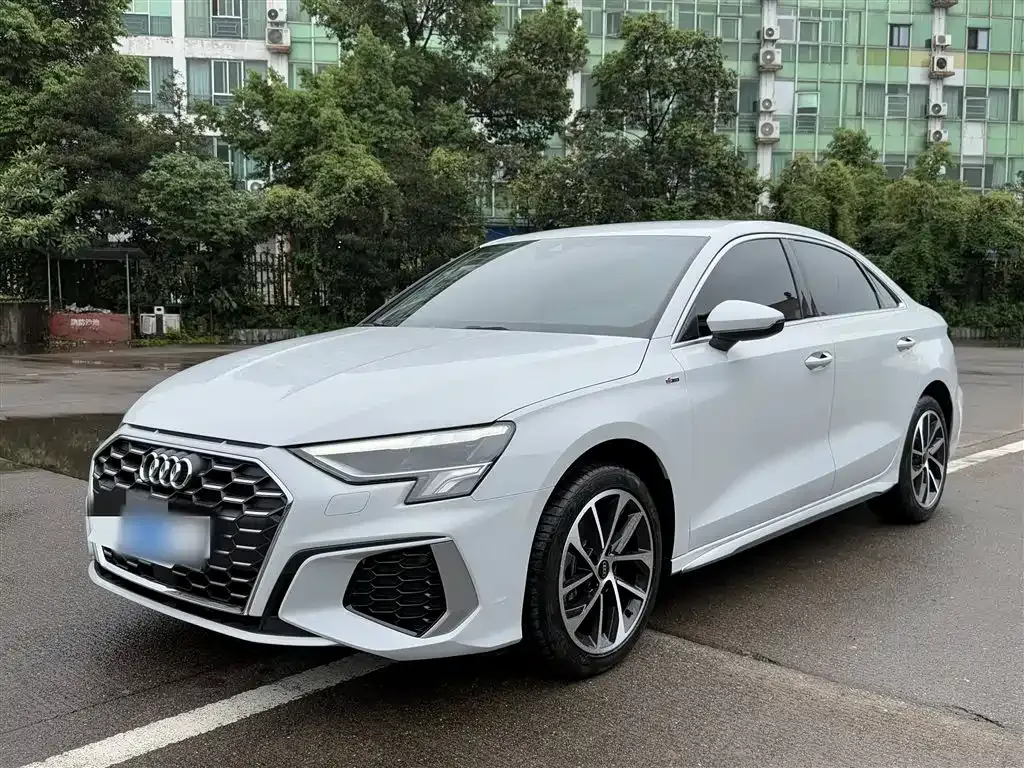 Audi A3 2023 из CN, фото 1