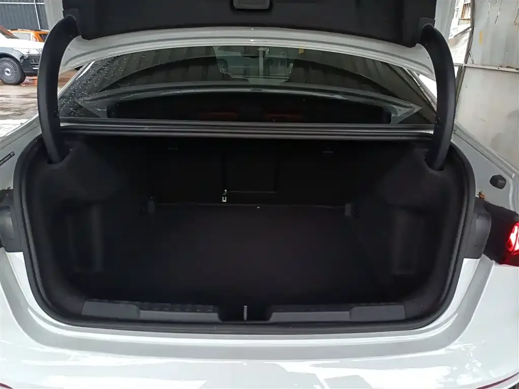 Audi A3 2023 из CN, фото 10