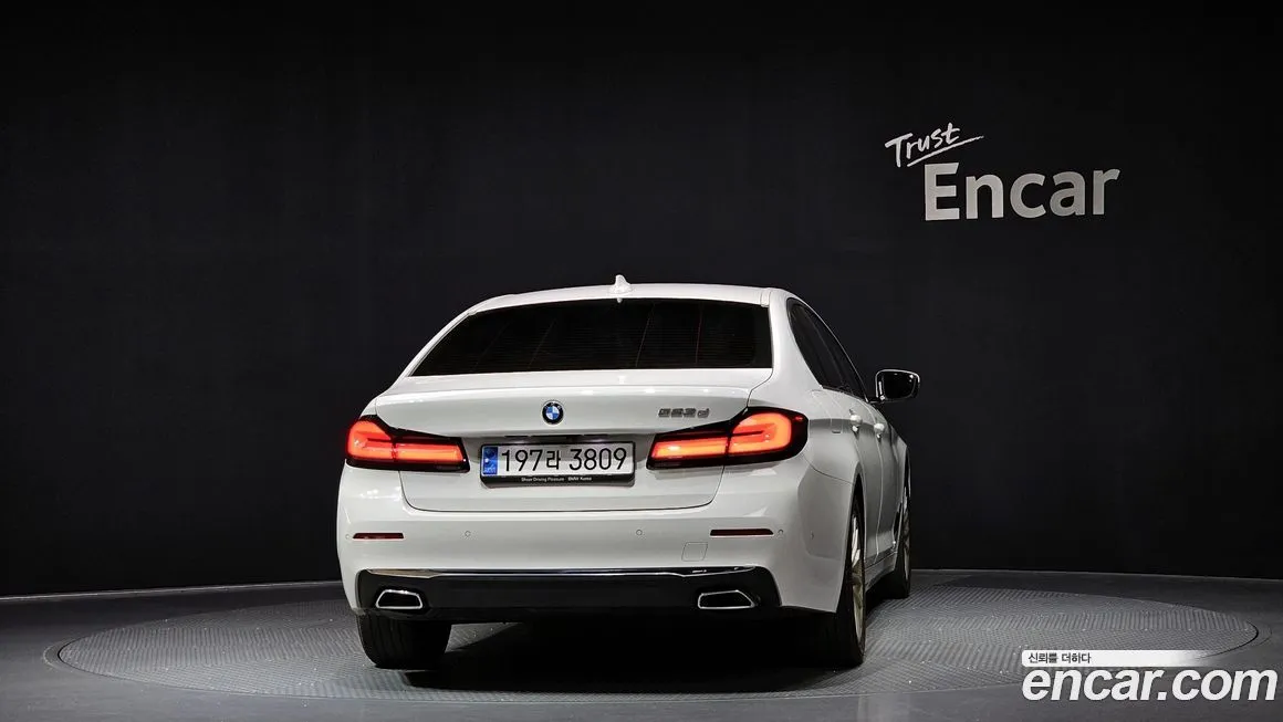 BMW 5-Series — фото 4