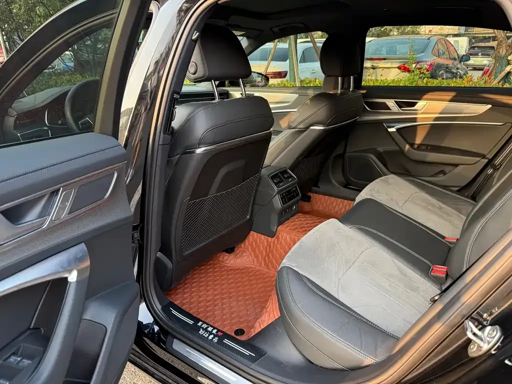 Audi A6L 2024 из CN, фото 5