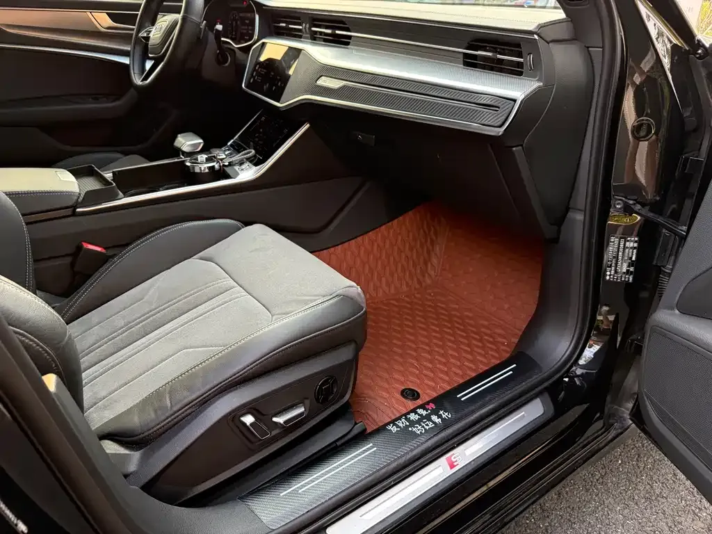 Audi A6L 2024 из CN, фото 7