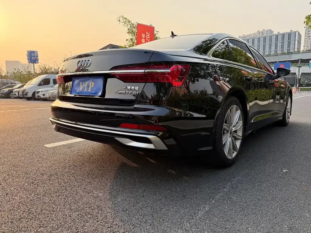 Audi A6L 2024 из CN, фото 9