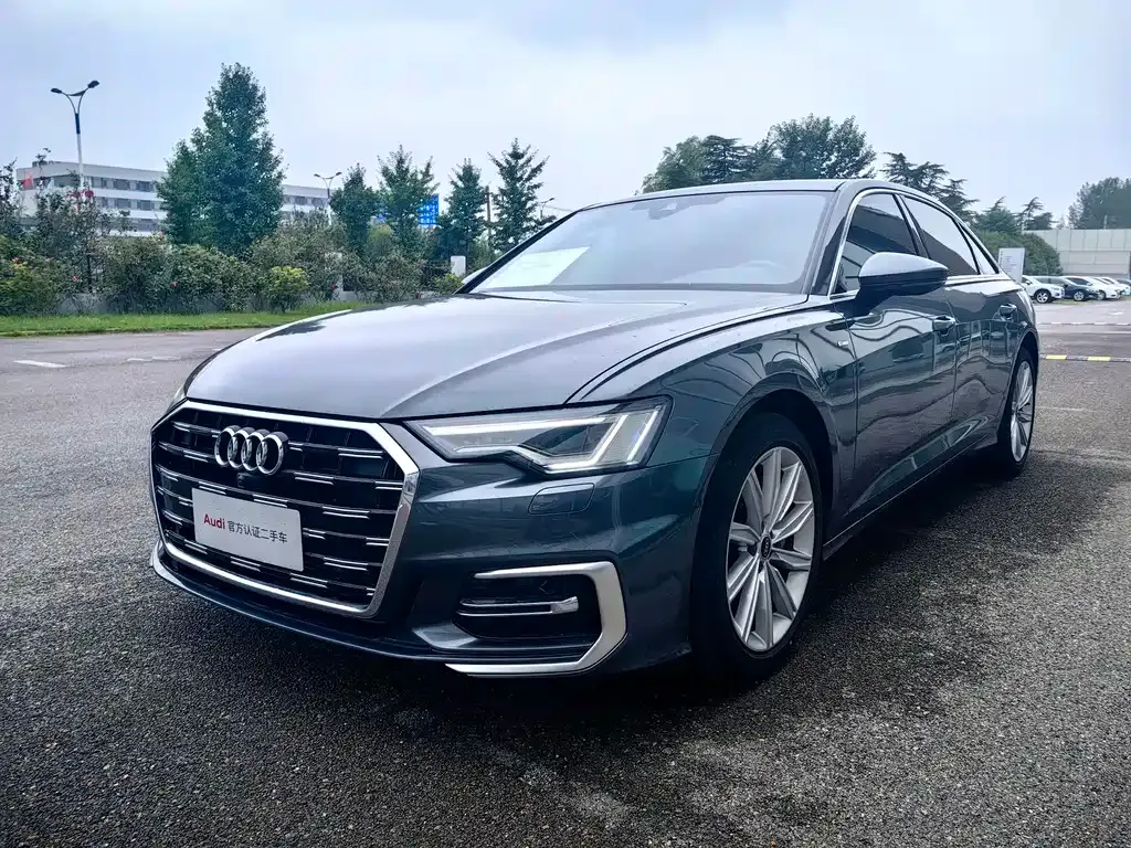 Audi A6L — фото 1